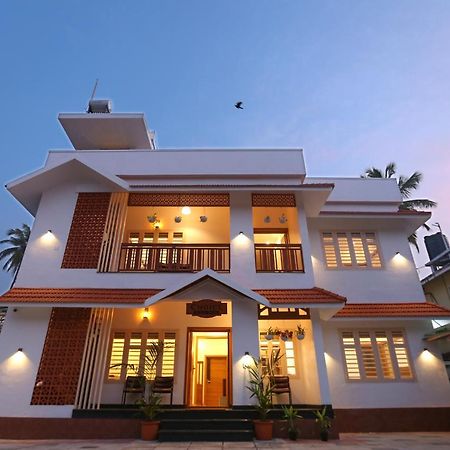 Choice Beach House Канур Екстериор снимка