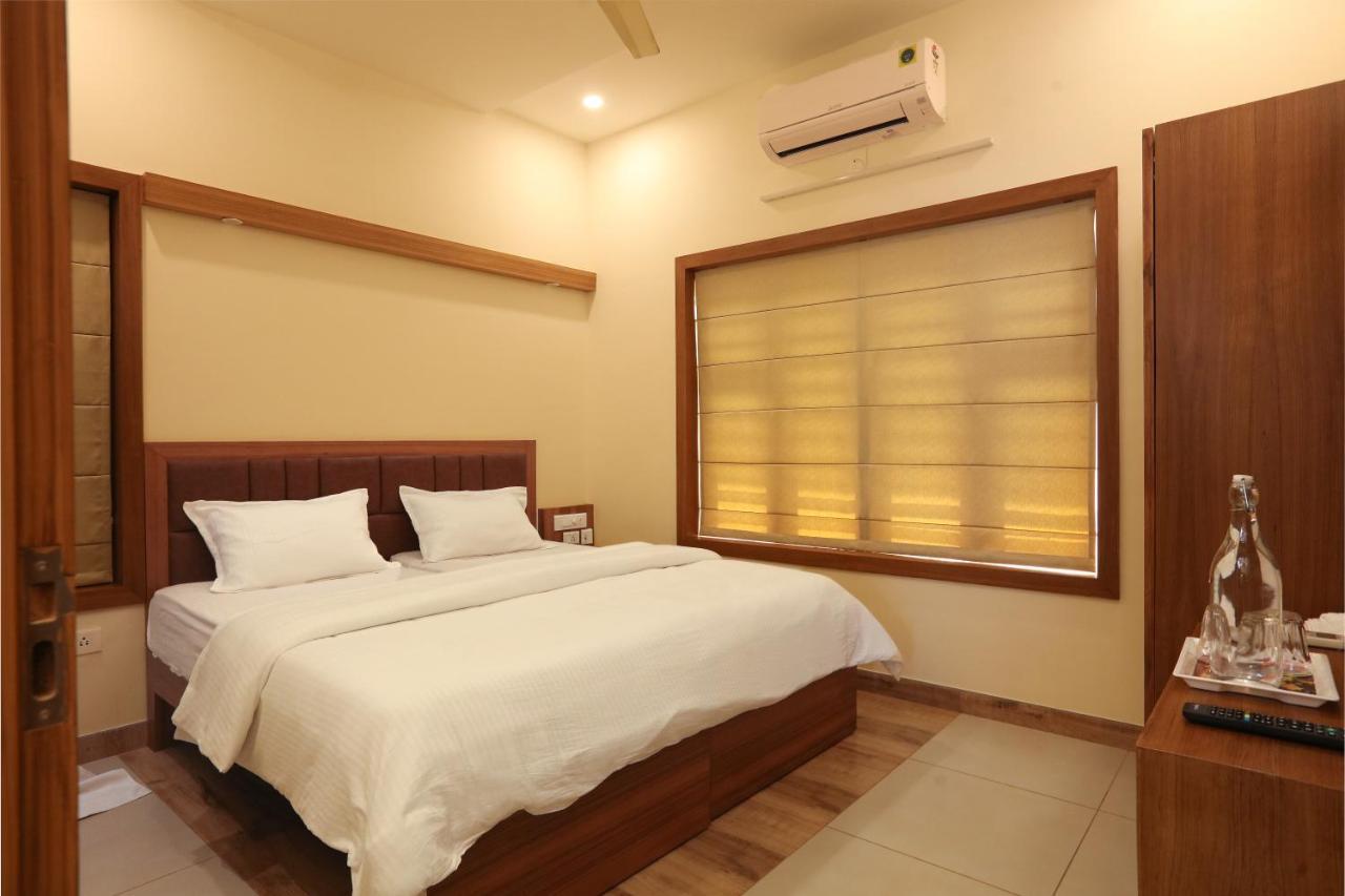 Choice Beach House Канур Екстериор снимка